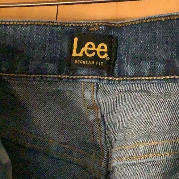 Lee dark wash regular fit jeans, size 34 x 34 - Picture 4 of 5